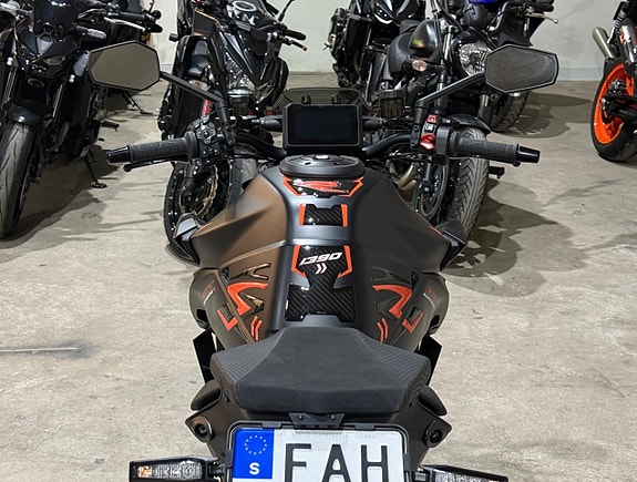 KTM Superduke 1390R Evo låga mil 0kr insats 13 of 16
