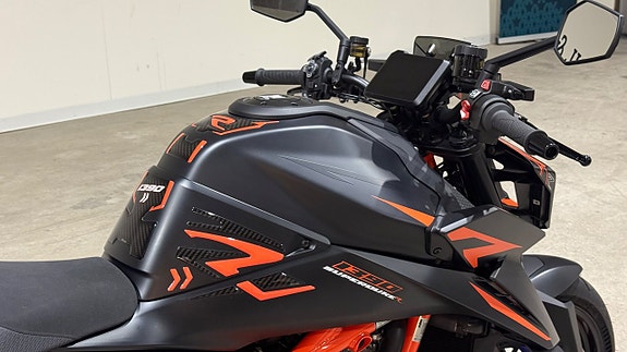 KTM Superduke 1390R Evo låga mil 0kr insats 7 of 16