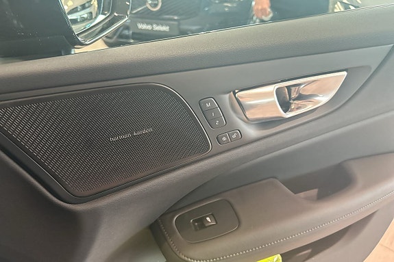 Volvo V60 13 of 30