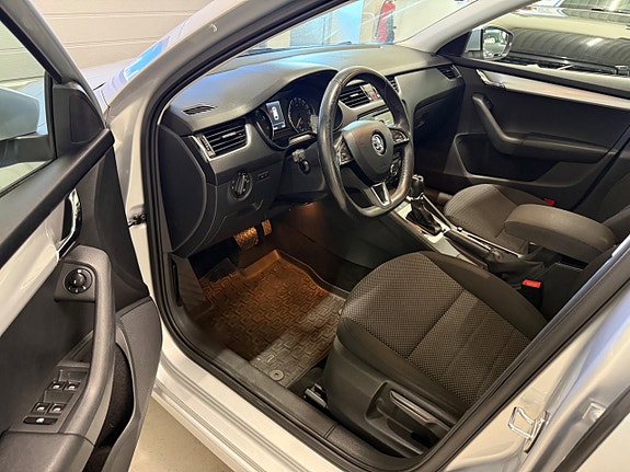 Skoda Octavia 10 of 21