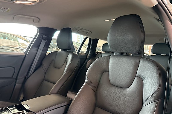 Volvo V60 19 of 30