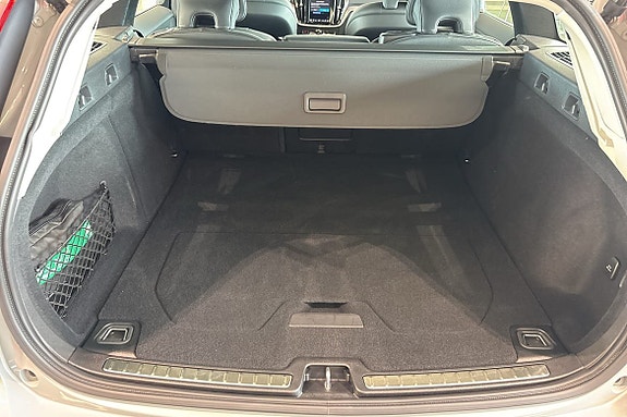Volvo V60 13 of 30