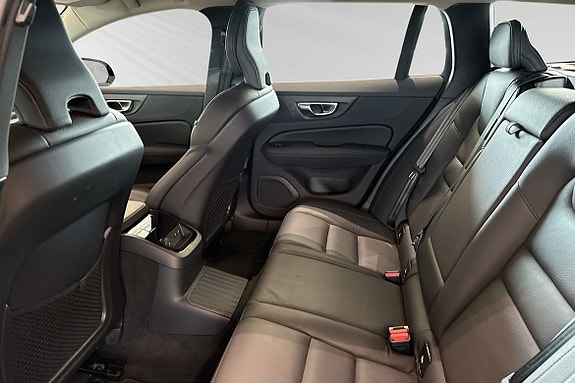 Volvo V60 8 of 30