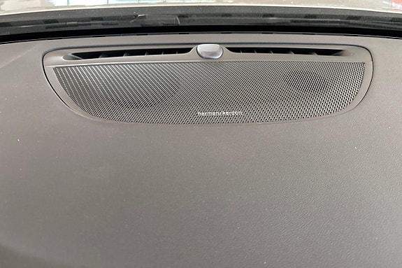 Volvo V60 22 of 30