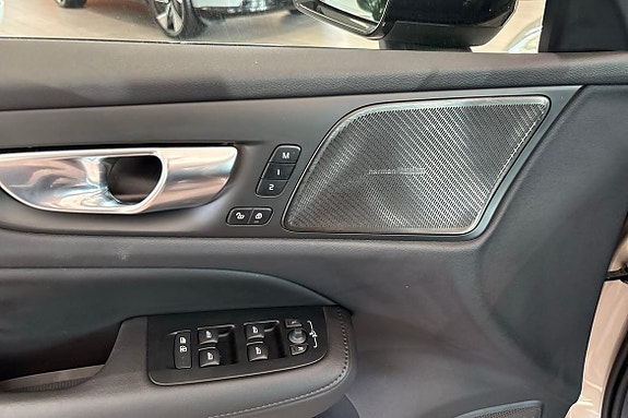 Volvo V60 21 of 30