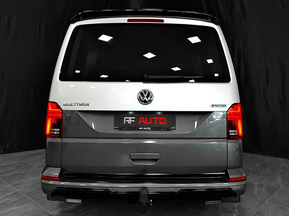 Volkswagen Multivan 17 of 30