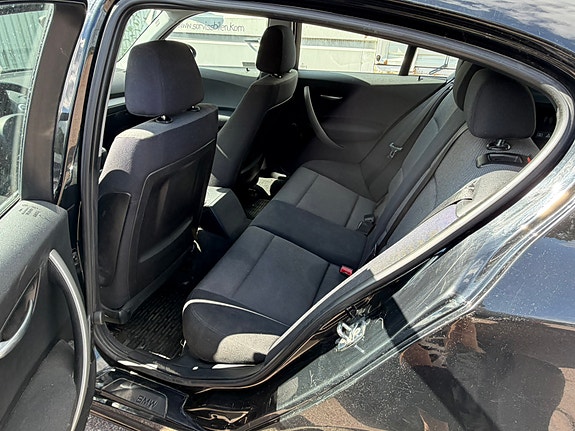 BMW 116i 6 of 9
