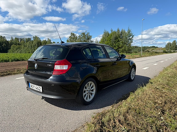 BMW 116i 3 of 9