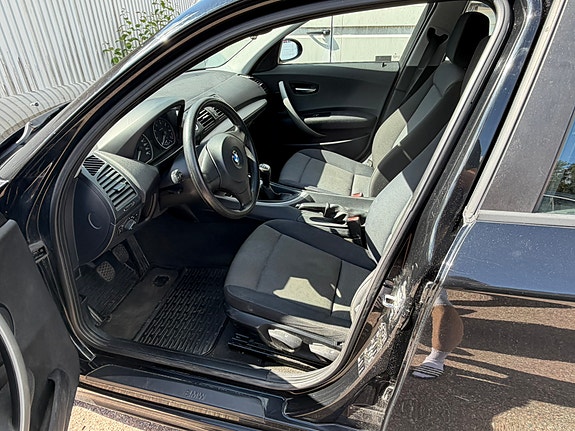 BMW 116i 5 of 9