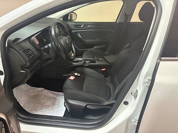 Renault Megane 21 of 25