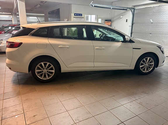 Renault Megane 8 of 25