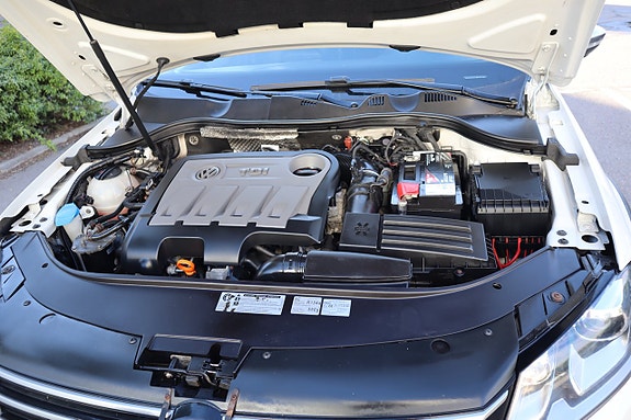 Volkswagen Passat Alltrack 24 of 26