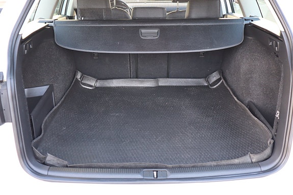 Volkswagen Passat Alltrack 12 of 26