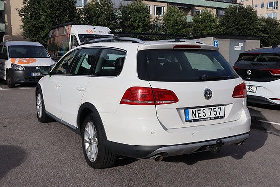 Volkswagen Passat Alltrack 10 of 26