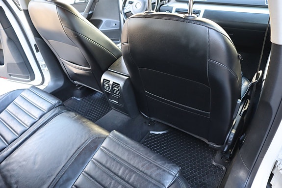 Volkswagen Passat Alltrack 19 of 26