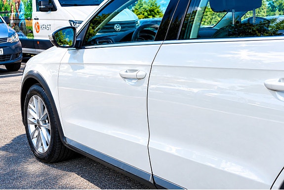Volkswagen Passat Alltrack 8 of 26