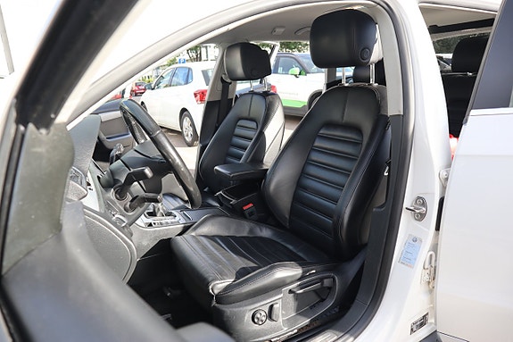 Volkswagen Passat Alltrack 17 of 26
