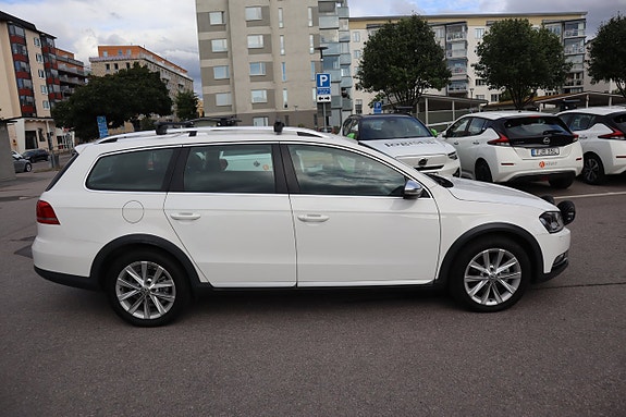 Volkswagen Passat Alltrack 5 of 26