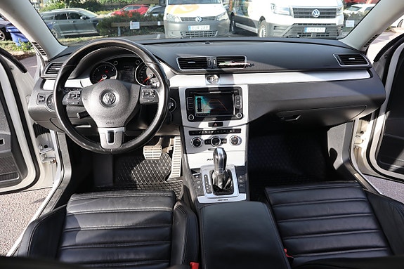 Volkswagen Passat Alltrack 15 of 26