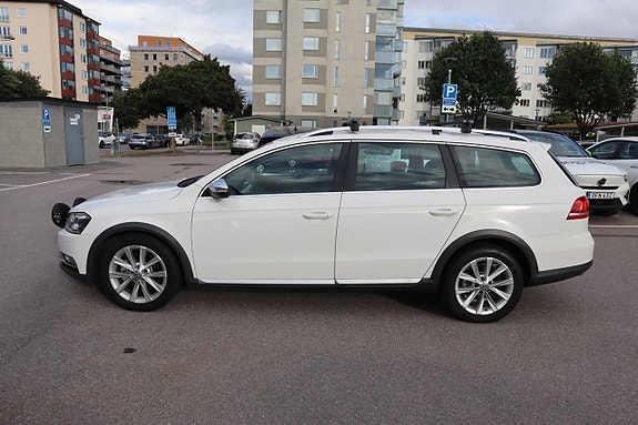 Volkswagen Passat Alltrack 9 of 26