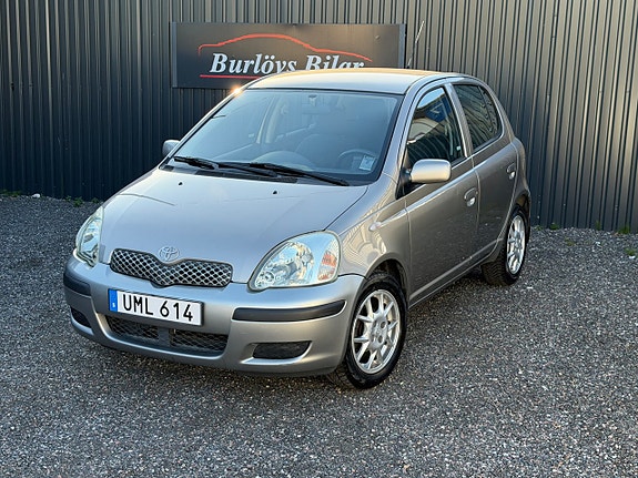 Toyota Yaris 6 of 8
