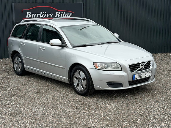 Volvo V50 2 of 12