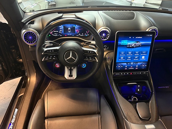 Mercedes-Benz SL63 26 of 30