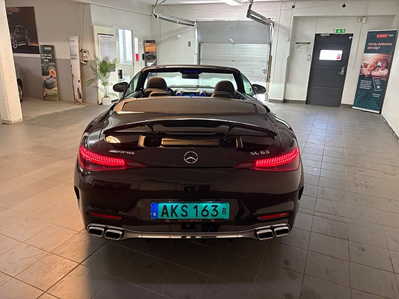 Mercedes-Benz SL63 17 of 30