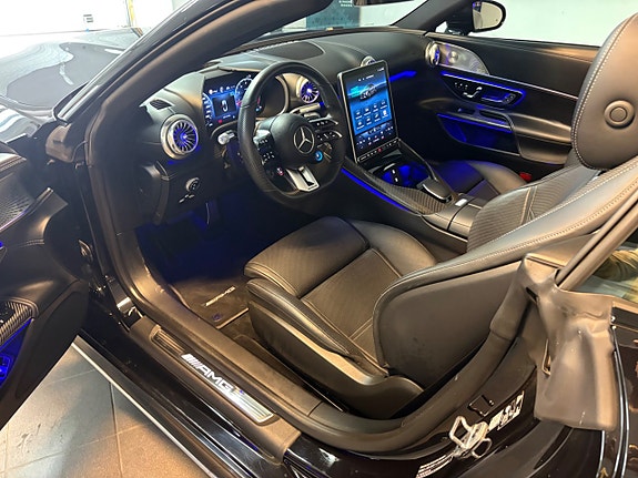 Mercedes-Benz SL63 27 of 30
