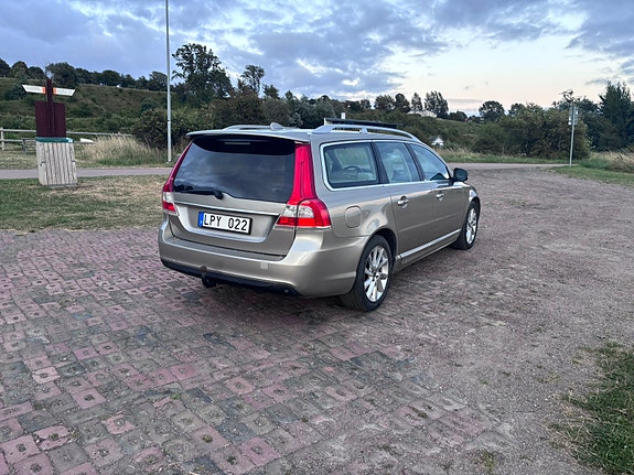 Volvo V70 4 of 15