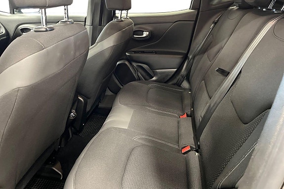 Jeep Renegade 20 of 25