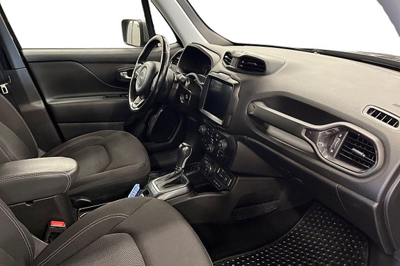 Jeep Renegade 14 of 25