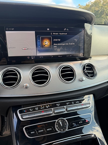 Mercedes-Benz E220 7 of 12