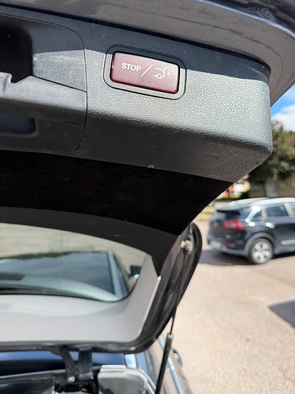 Mercedes-Benz E220 11 of 12