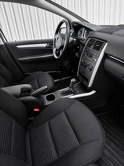 Mercedes-Benz B180 5 of 5