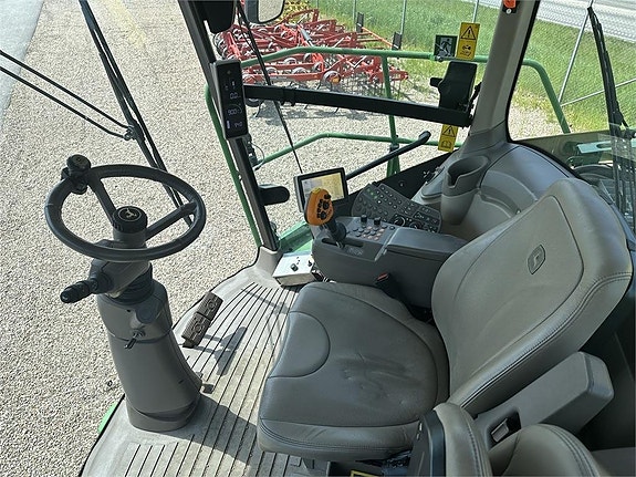 John Deere 8600 5 of 6