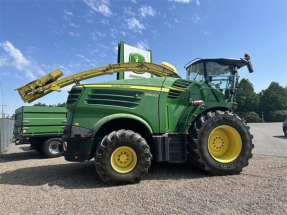 John Deere 8600 2 of 6