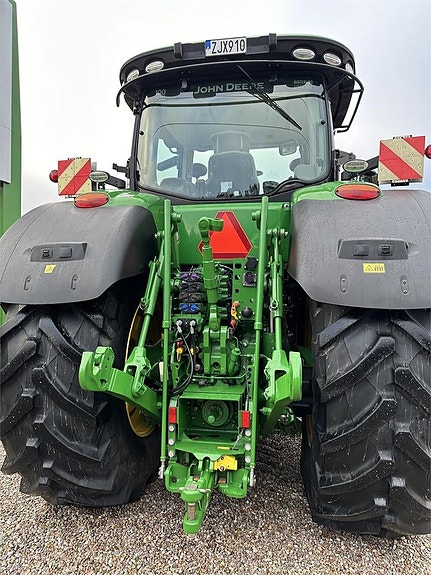 John Deere 8370R 3 of 7