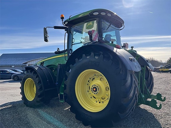 John Deere 8370R 9 of 14
