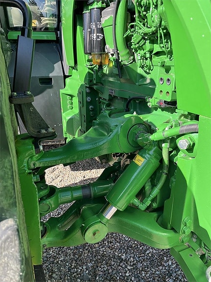 John Deere 8370R 3 of 14