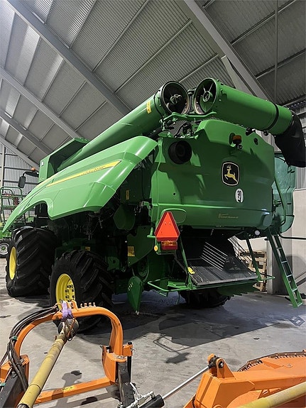 John Deere S685 TRÖSKA MED 35FOT ZURN IPF 2 of 4