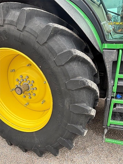 John Deere 6250R TRAKTOR 5 of 9