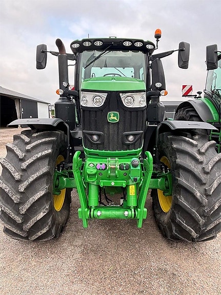 John Deere 6250R TRAKTOR 3 of 9