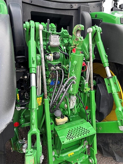 John Deere 6250R TRAKTOR 7 of 9