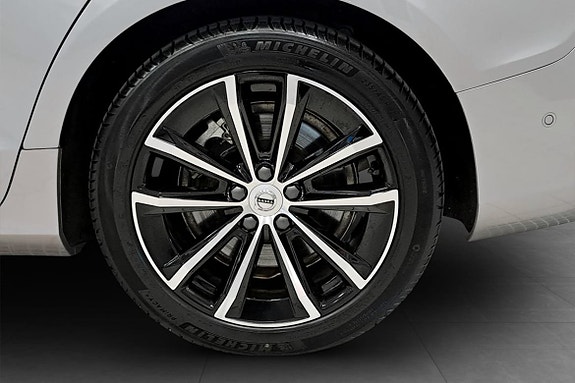 Volvo V60 10 of 14