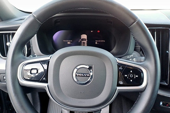 Volvo XC60 14 of 28