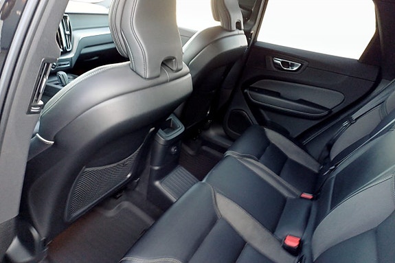 Volvo XC60 15 of 28