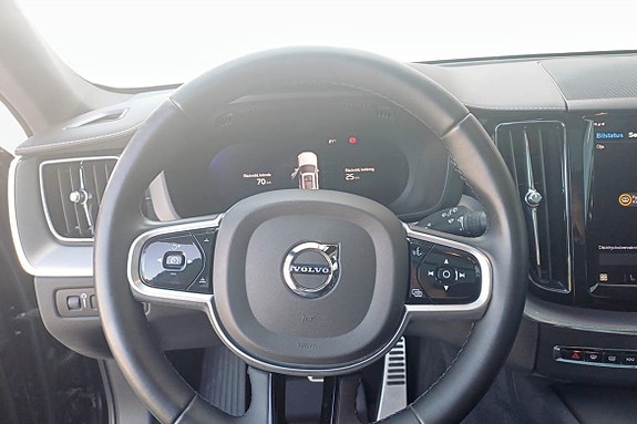 Volvo XC60 13 of 28