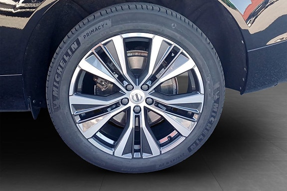 Volvo XC60 19 of 28