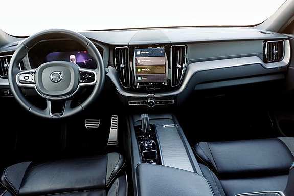 Volvo XC60 8 of 28